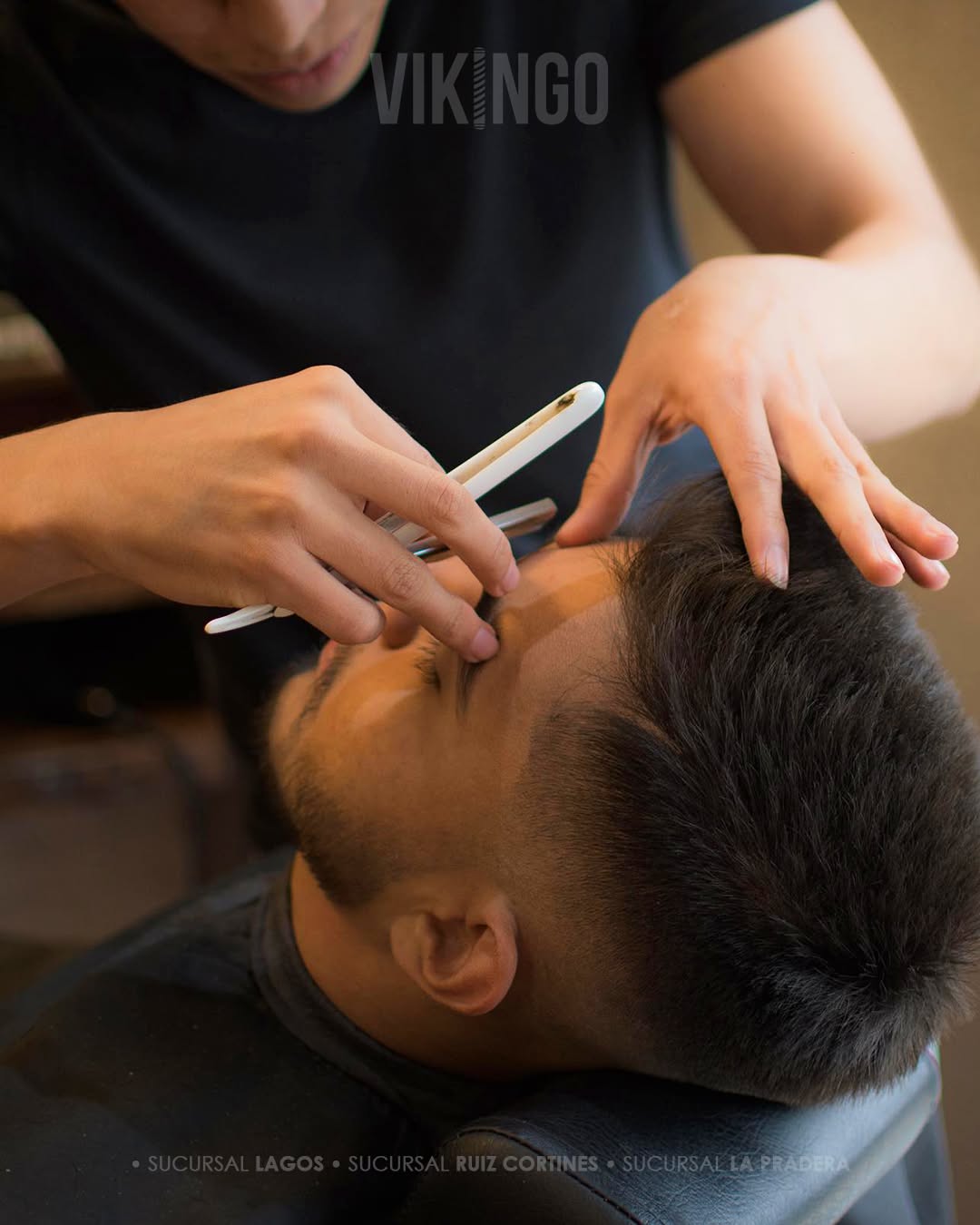 Delineado y perfilado de cejas para hombre en barbería de Xalapa