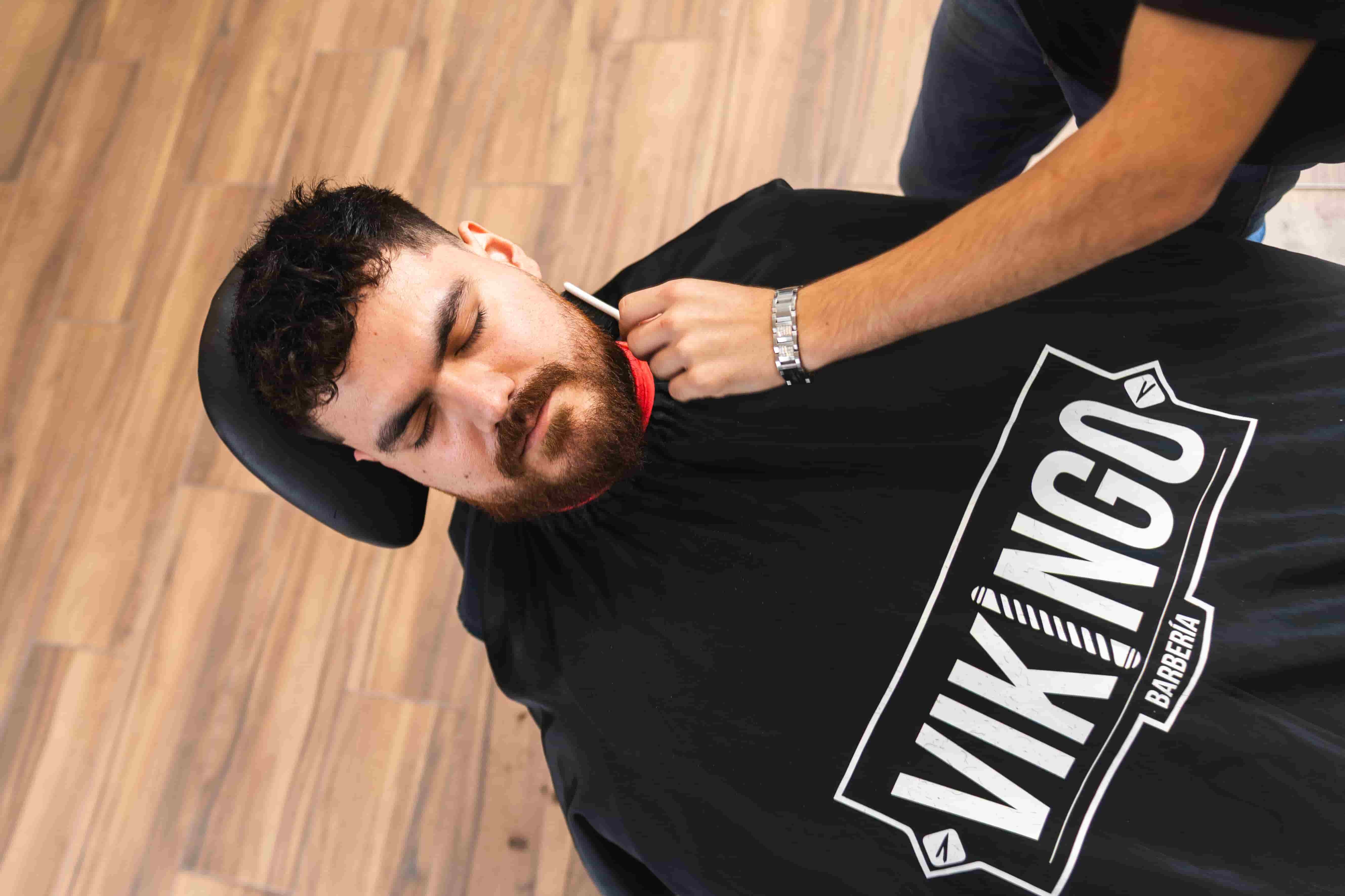 Tratamiento y mantenimiento de barba vikinga para hombre en Xalapa